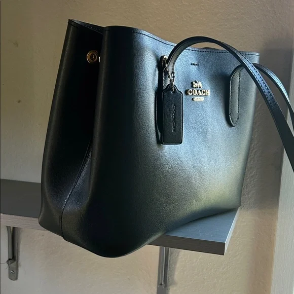 Coach Black Leather Tote with Gold Logo Plaque F48733 Avenue - Picture 2 of 12